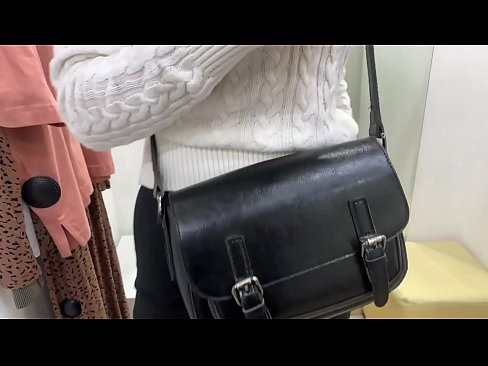 ❤️ Gənc qadın FeralBerry-nin fitinq otağında dildo ilə ictimai masturbasiyası ❌ Sadəcə porno bizdə ️❤