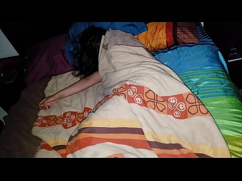 ❤️ Ögey oğul gənc ögey anası yatarkən onu təhqir edir. ❌ Sadəcə porno bizdə ️❤
